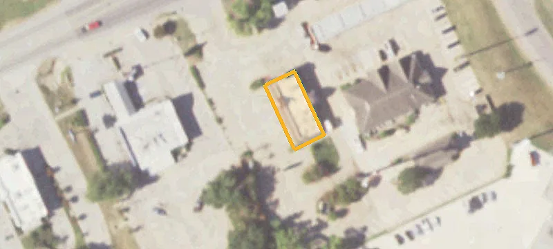 3002 Main St