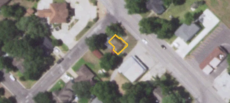 1324 Ave E Ave