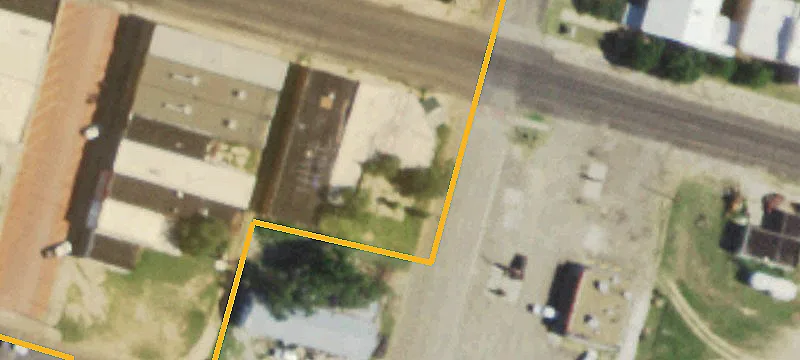 120 1st St