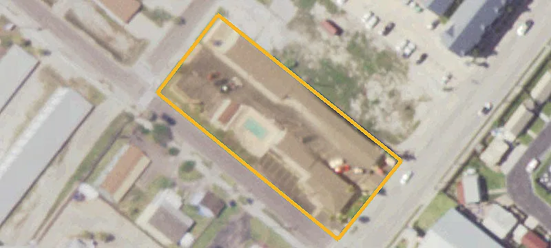 105 Alister St