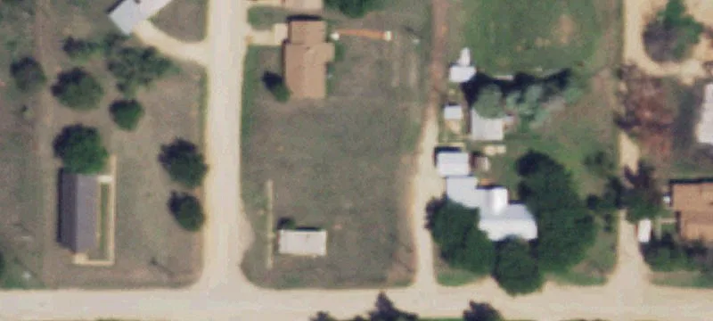 711 Robins Ave