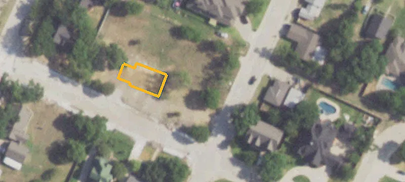 321 Travis St
