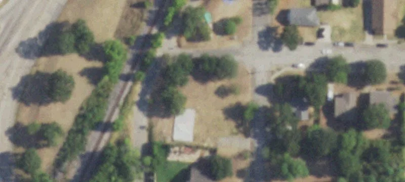 904 Industrial St