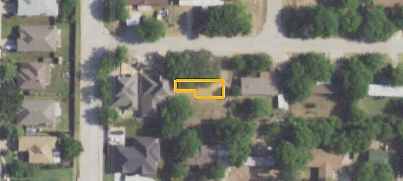 104 Hackberry Ln
