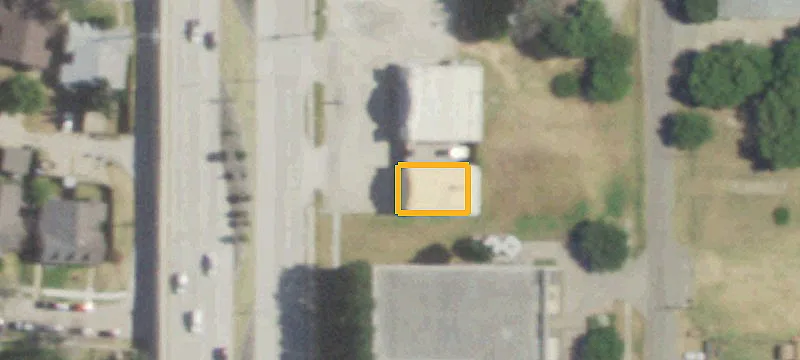 7112 Main St