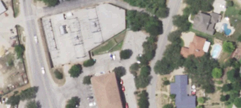 2114 Lakeway Blvd