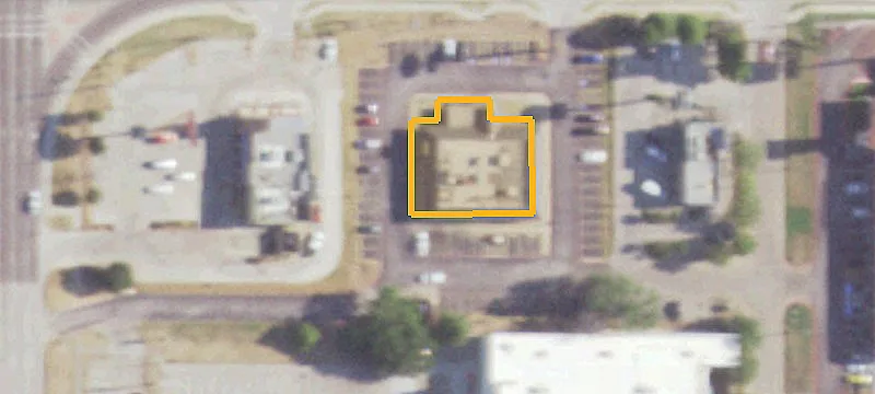 1015 Airport Fwy