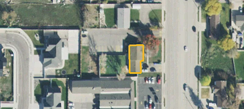 11930 Redwood Rd