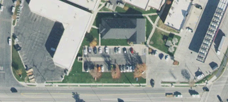 880 Ctr St