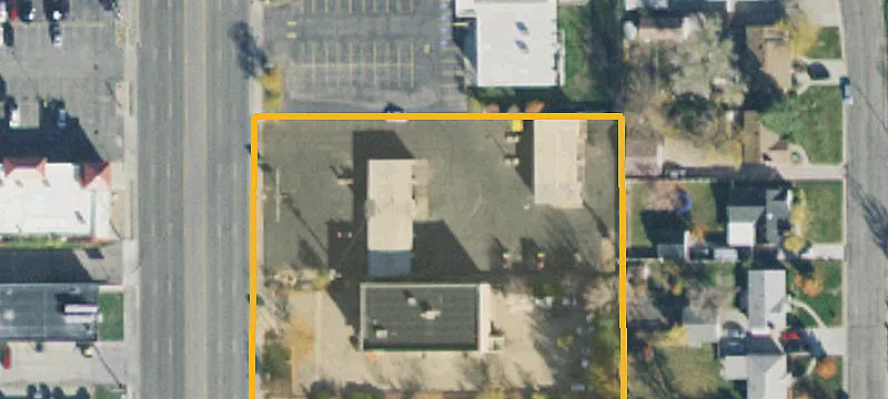 4919 Redwood Rd