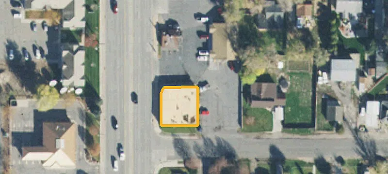 2737 Redwood Rd