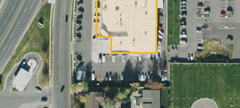 2225 Main St
