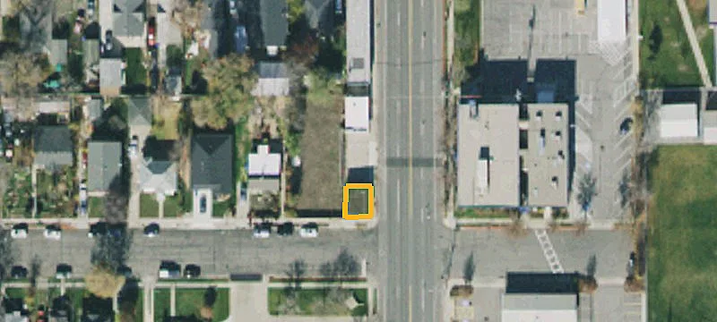 2580 Main St