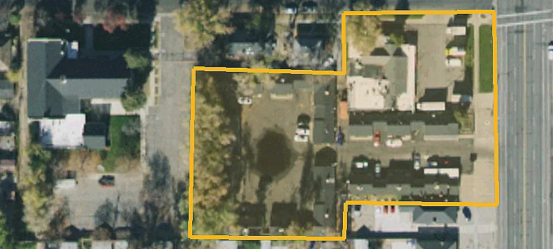 1530 Main St