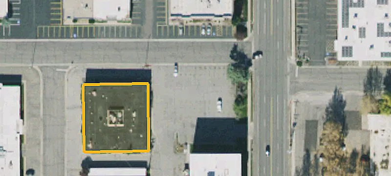 2960 Main St