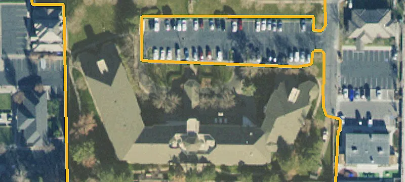 325 Ctr St