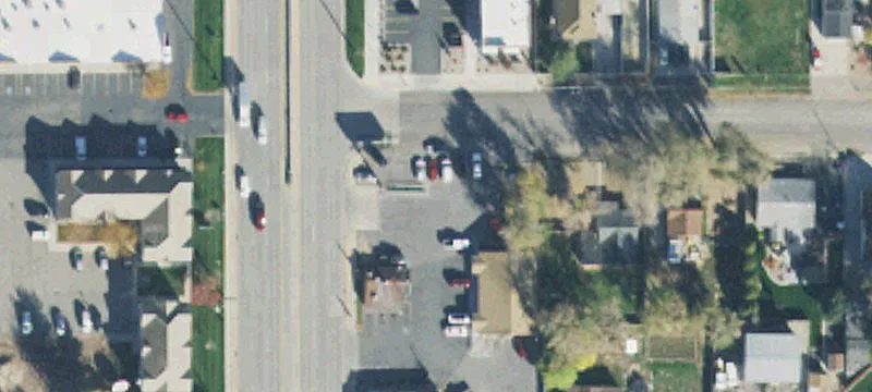 2711 Redwood Rd