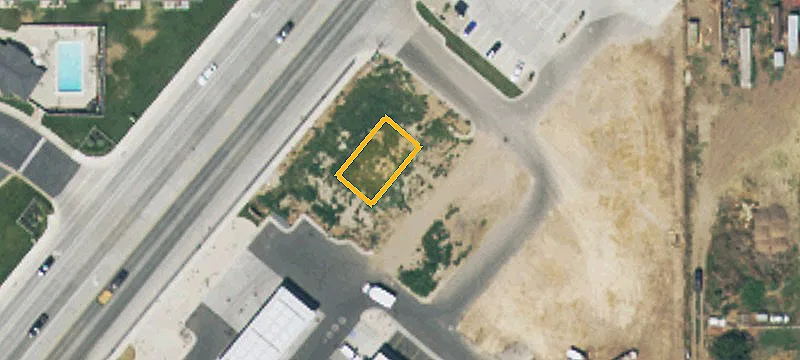 3956 Midland Dr