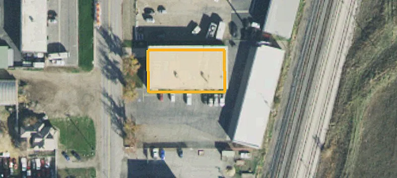 990 Main St