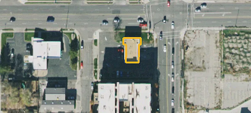 2102 Main St