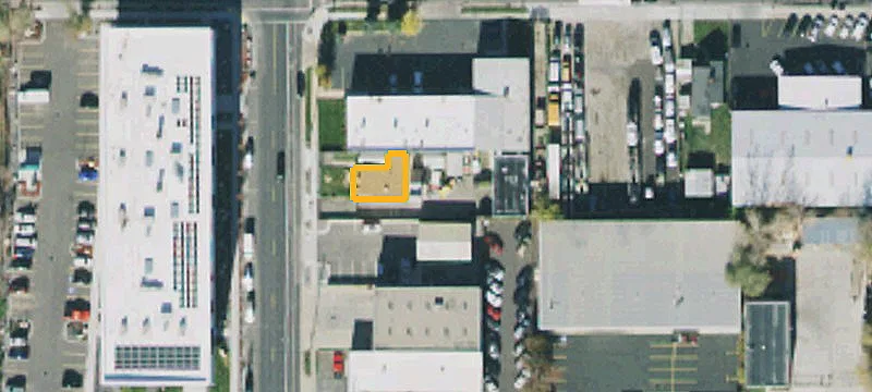 4131 Main St