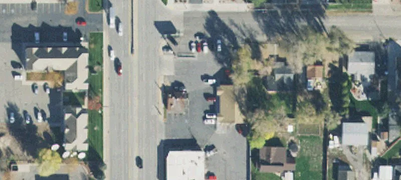 2711 Redwood Rd
