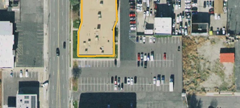 3195 Main St