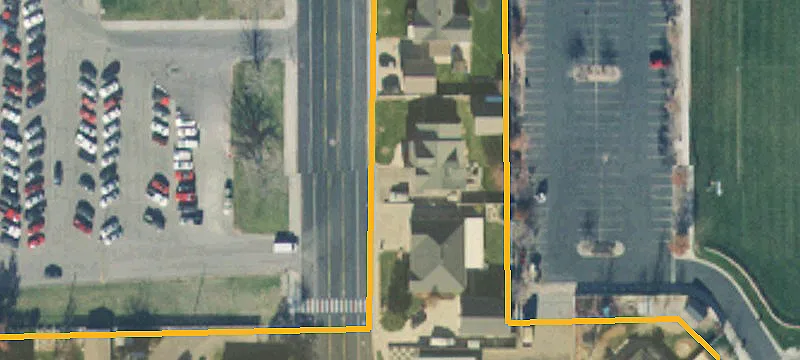 1147 Main St