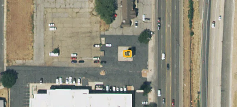 2593 Main St