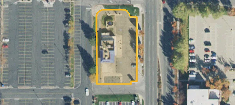 5682 Redwood Rd
