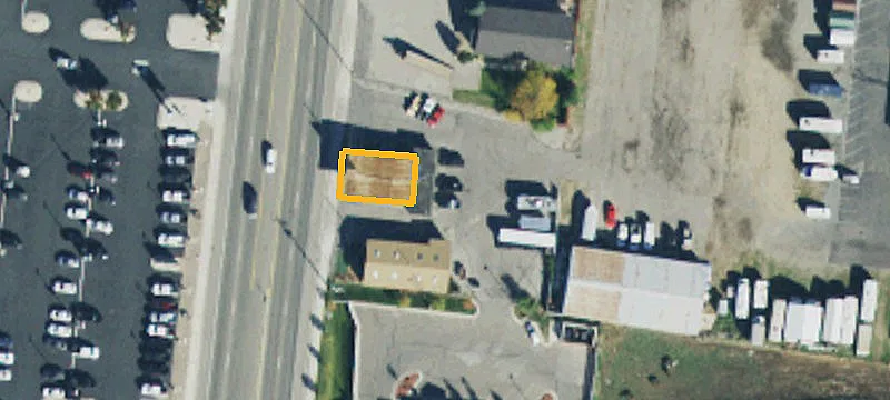 1070 Main St