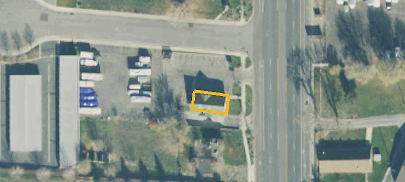 1055 Main St
