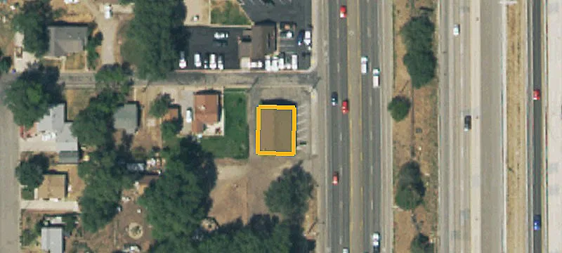 1661 Main St