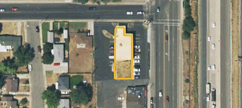 2275 Main St