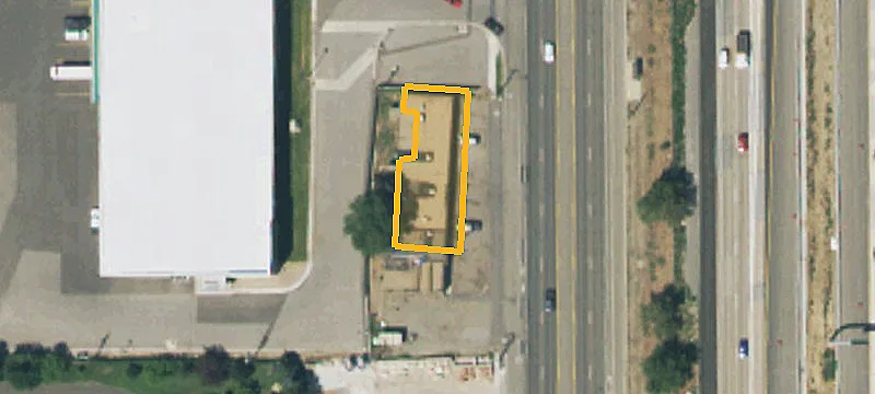 1147 Main St