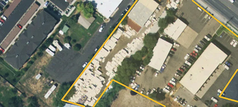 1377 Main St
