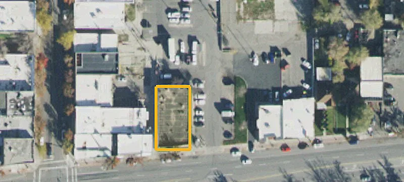 668 Ctr St
