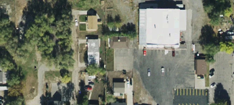 30 Commercial Ave