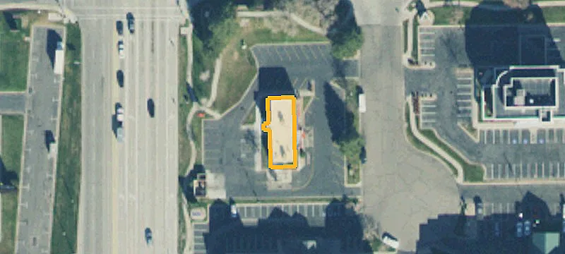 1476 40th E