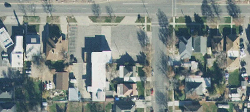 825 Ctr St