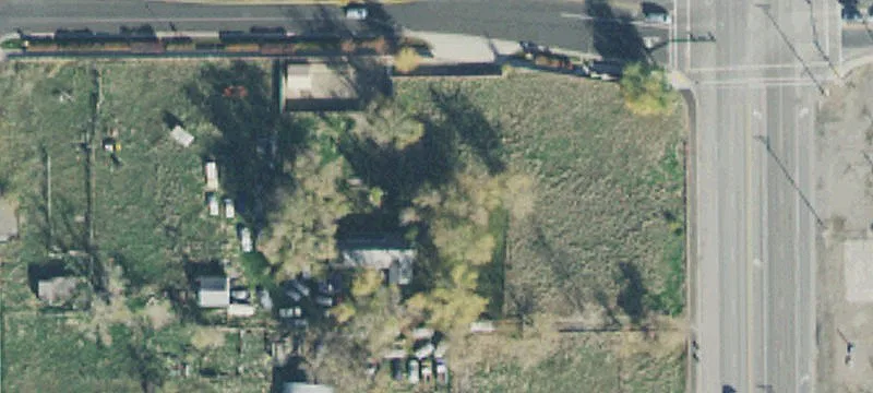 1095 Redwood Rd