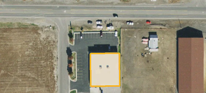 560 Main St