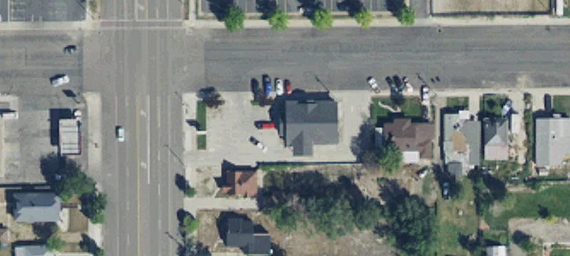 196 Main St