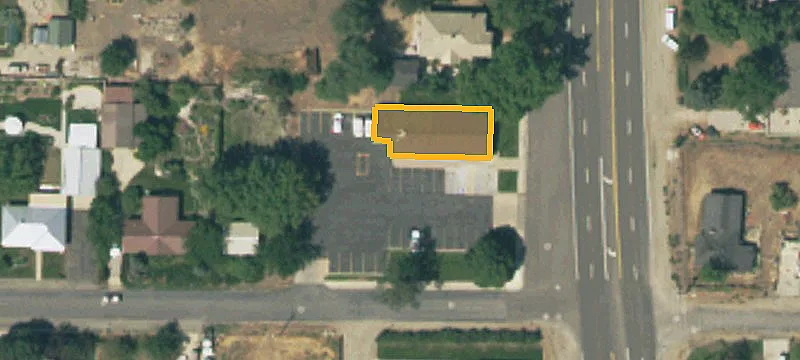 196 Main St