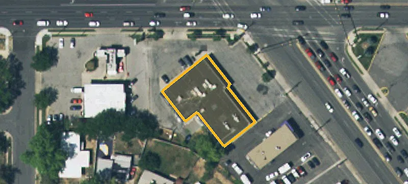 1995 Main St