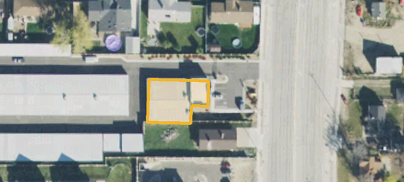 13658 Redwood Rd
