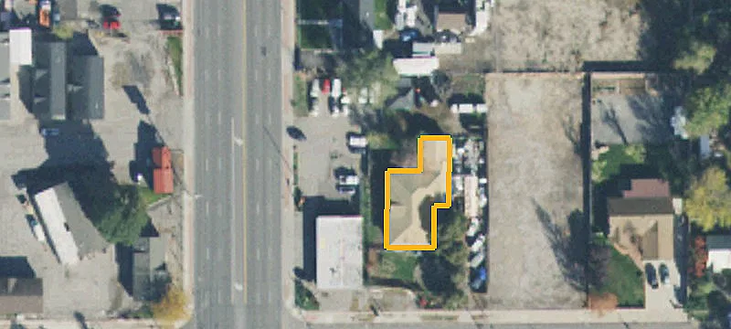 3295 Redwood Rd