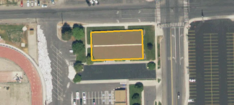 1402 Main St