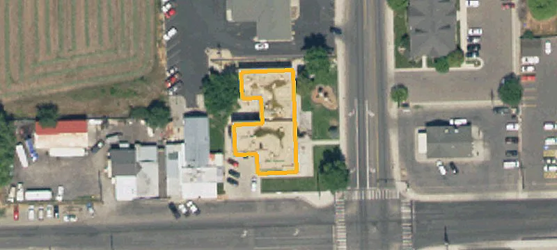 1386 Main St