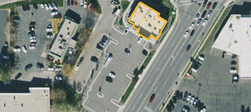 1085 Main St